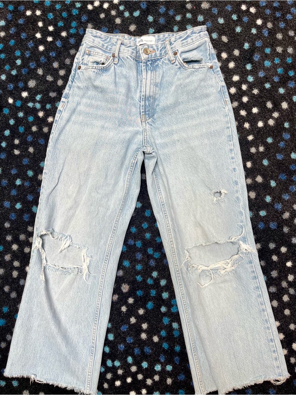 Light Wash Distressed Women’s Jeans